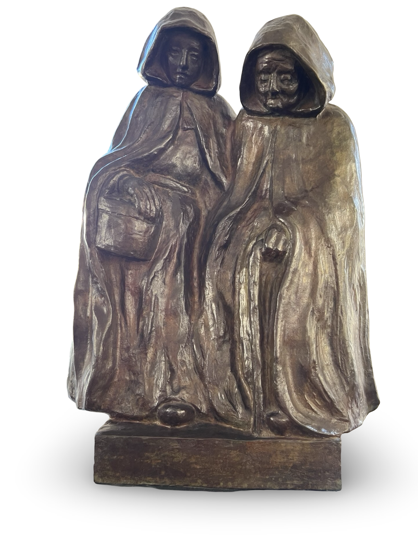 Twee ingehulde figuren, dicht tegen elkaar aan