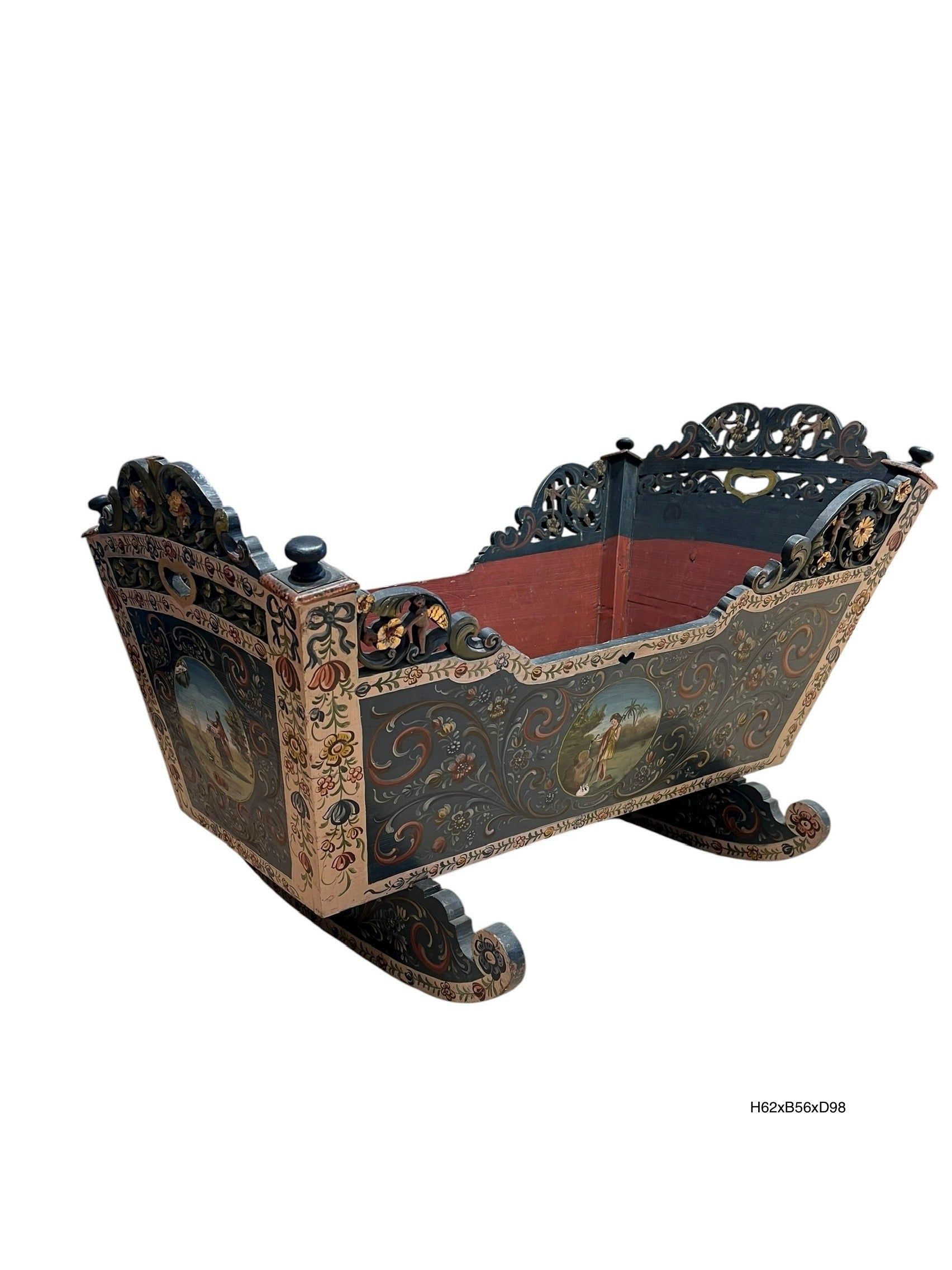 ANTIEKE NOORSE/WEST-EUROPESE WIEG – POLYCHROOM HOUT, HANDBESCHILDERD