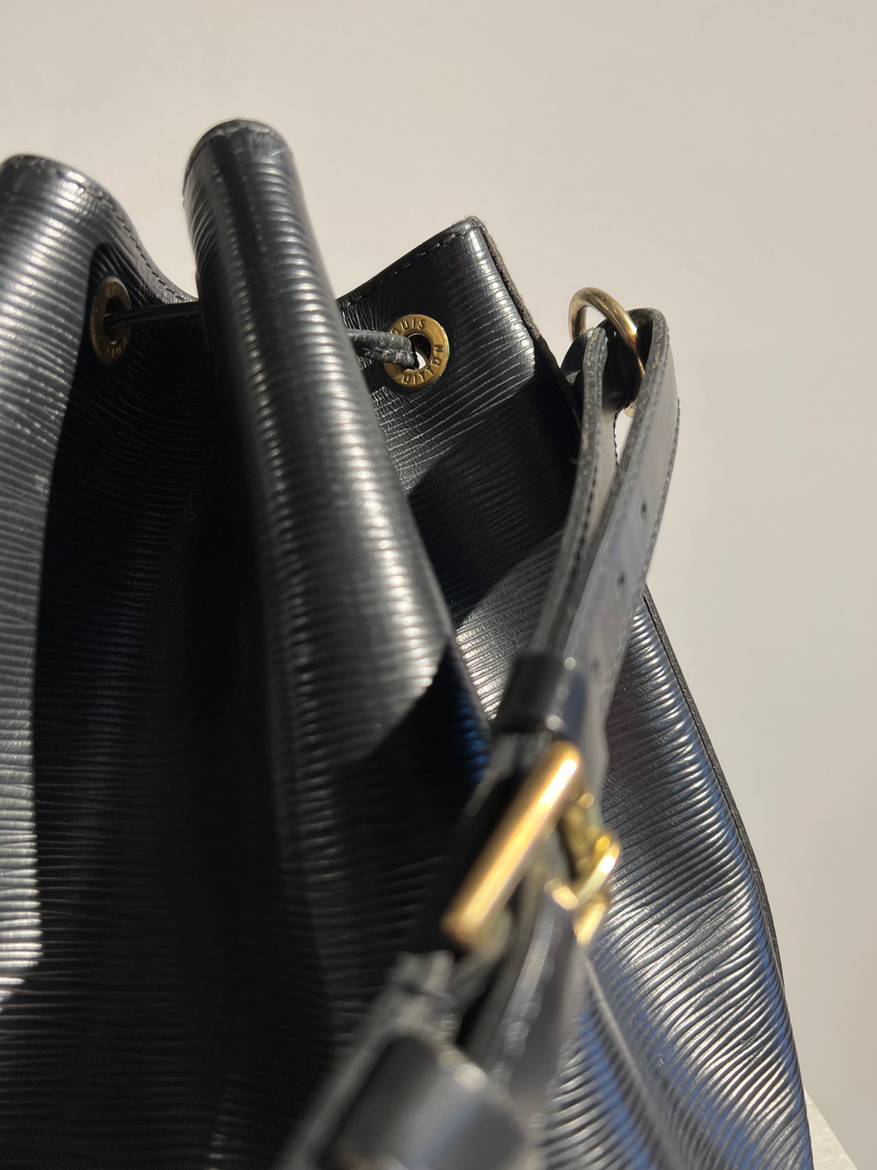 Louis Vuitton Noé Petit – Epi Noir