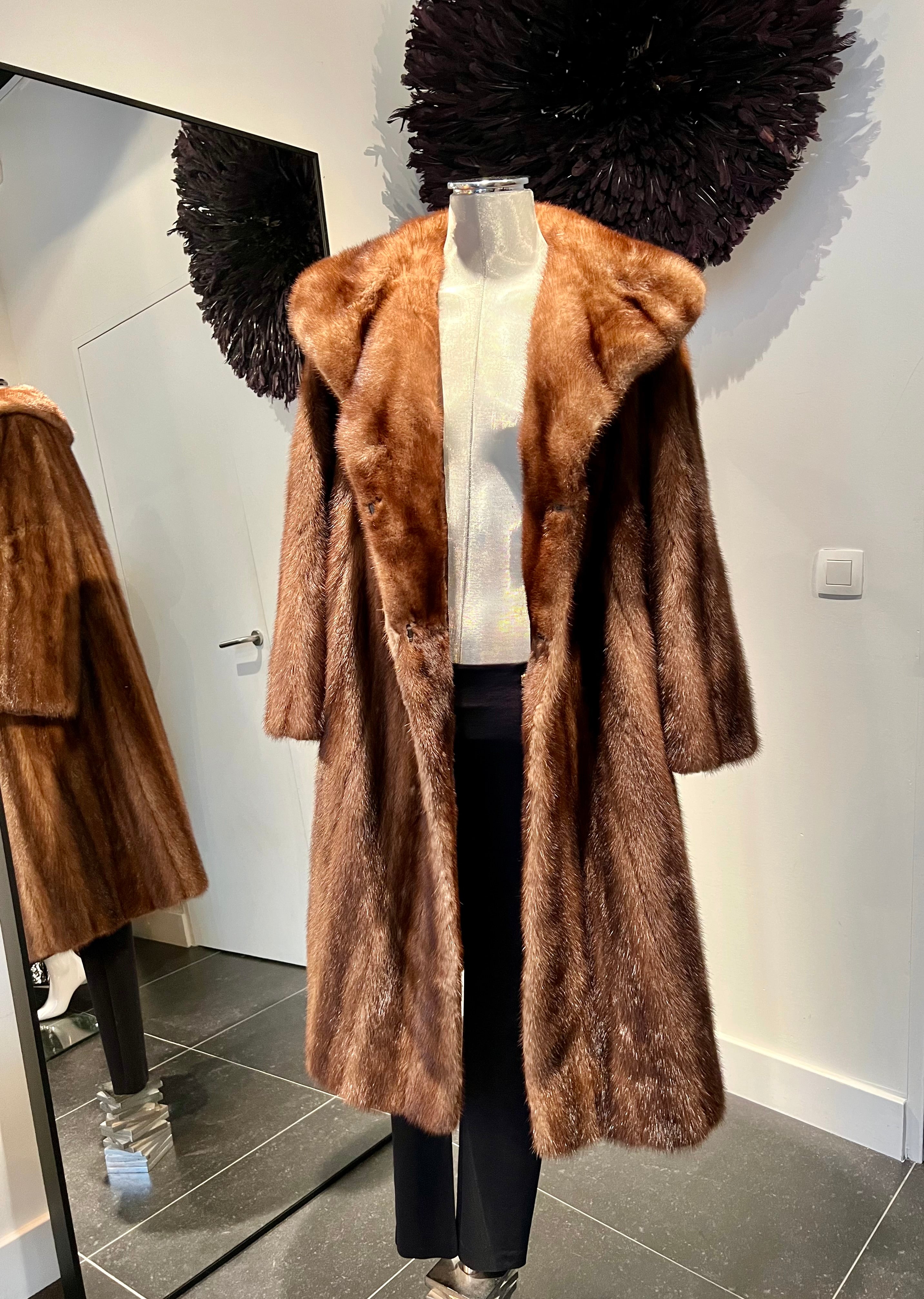 Vintage nertsbontmantel – Boucek Liège