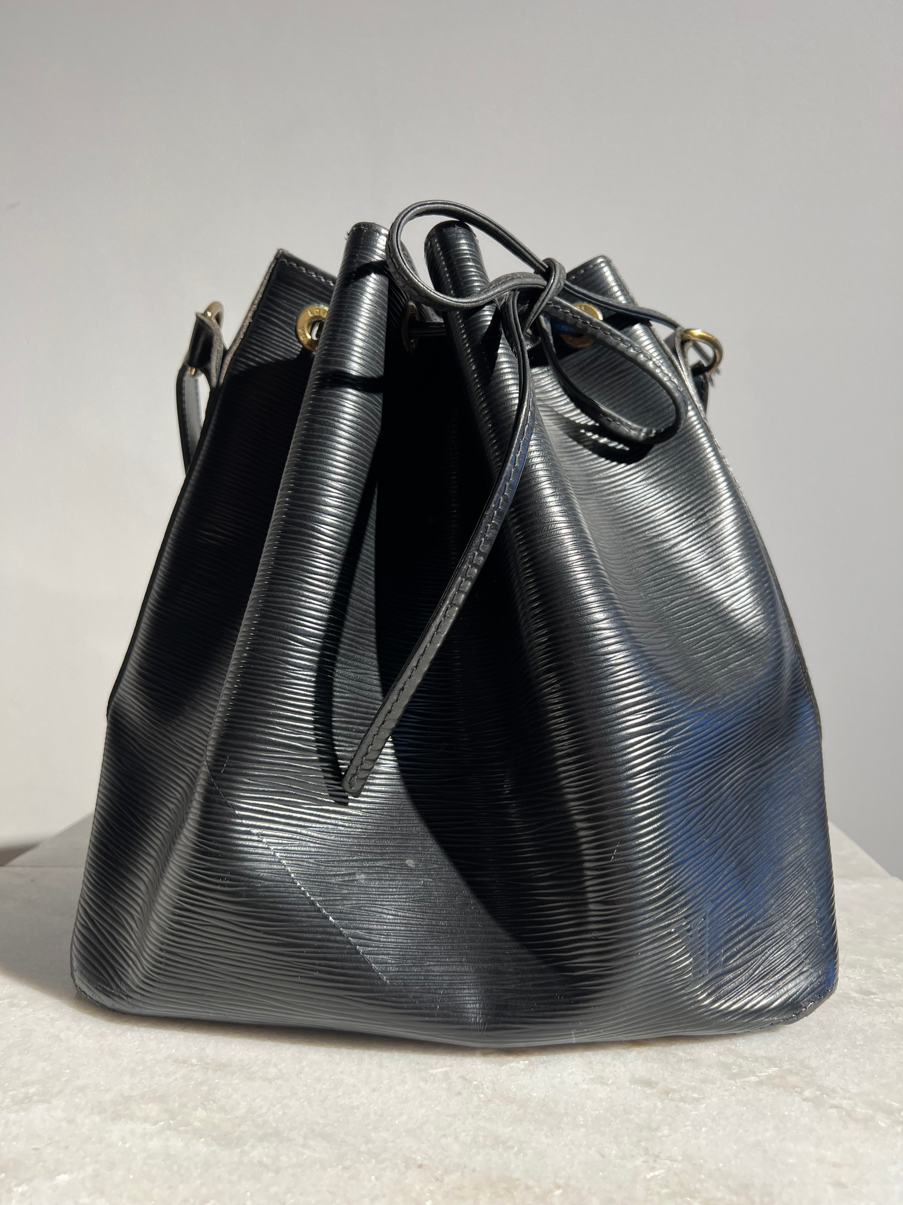 Louis Vuitton Noé Petit – Epi Noir