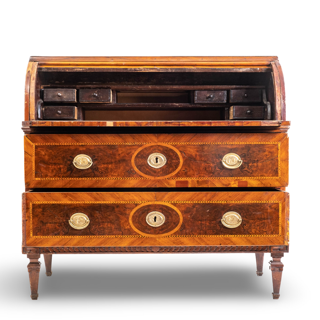 Noord-Italiaans cylinderbureau met rijk fineerwerk, ca. 1780–1800