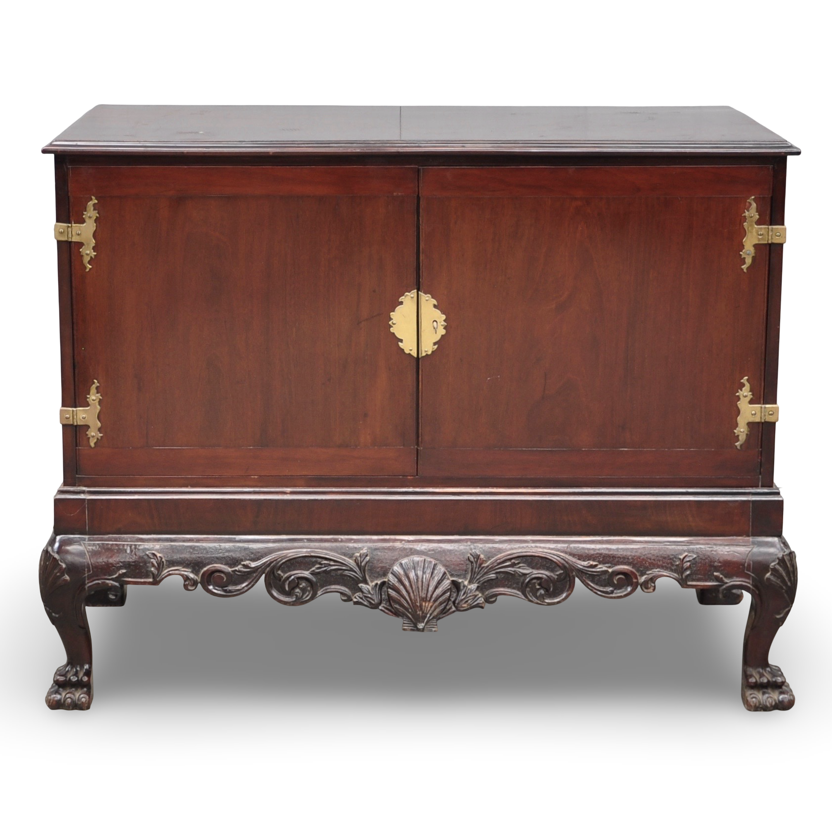 Engelse mahonie kast-op-voet, Chippendale-revival – Engeland, ca. 1870–1900